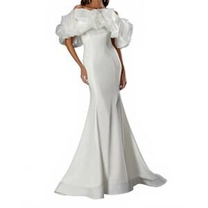 NEW STELLA COUTURE fit and flare wedding dress in off white